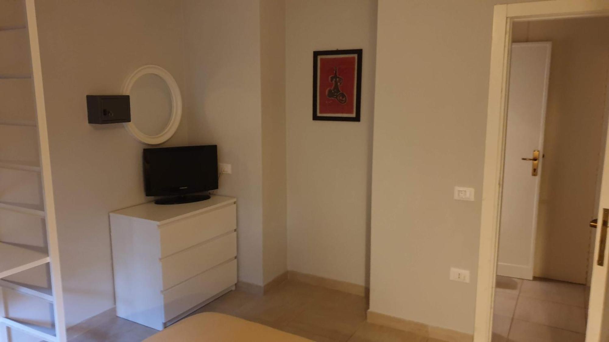 Residence Appartamenti Casa Vacanze Abbazia Pesaro Luaran gambar
